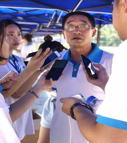 说明: 香港商报/香港商报实习生詹添轶外出采访.jpeg 说明: 香港商报/香港商报实习生詹添轶外出采访.jpeg